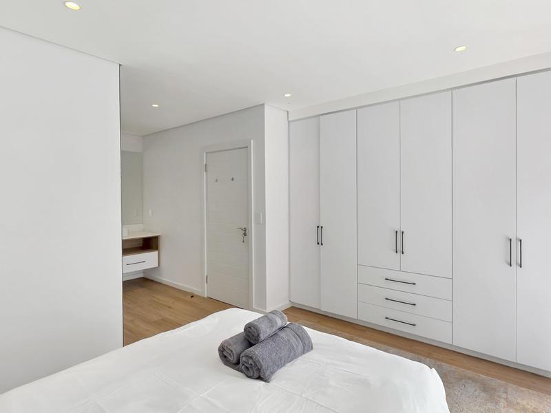 2 Bedroom Property for Sale in Sea Point Western Cape